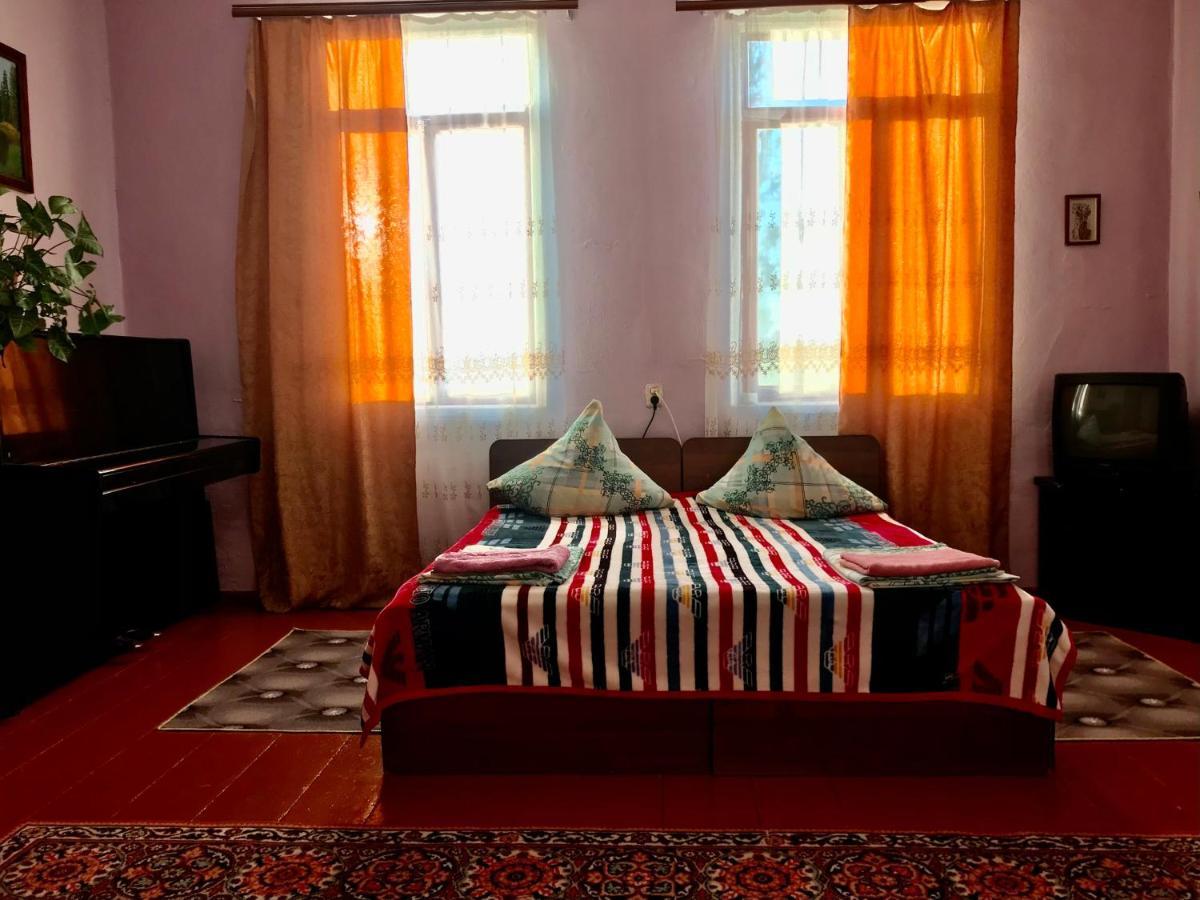 Guest House Anna Сухумі Екстер'єр фото