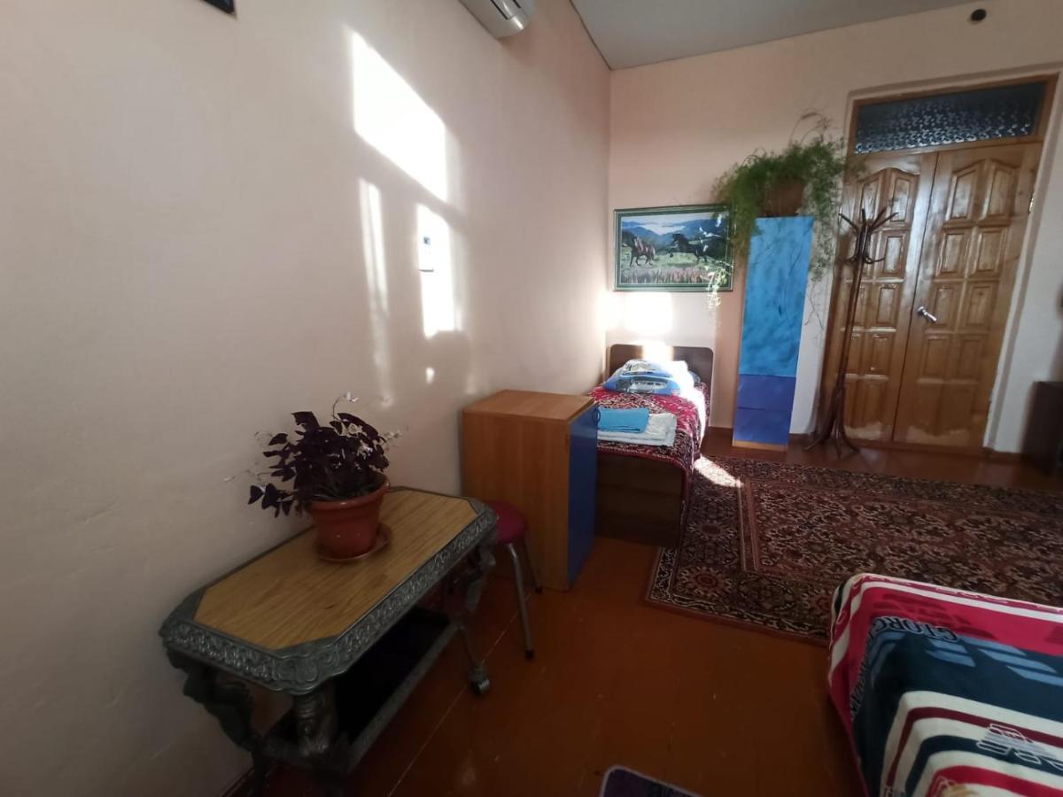 Guest House Anna Сухумі Екстер'єр фото