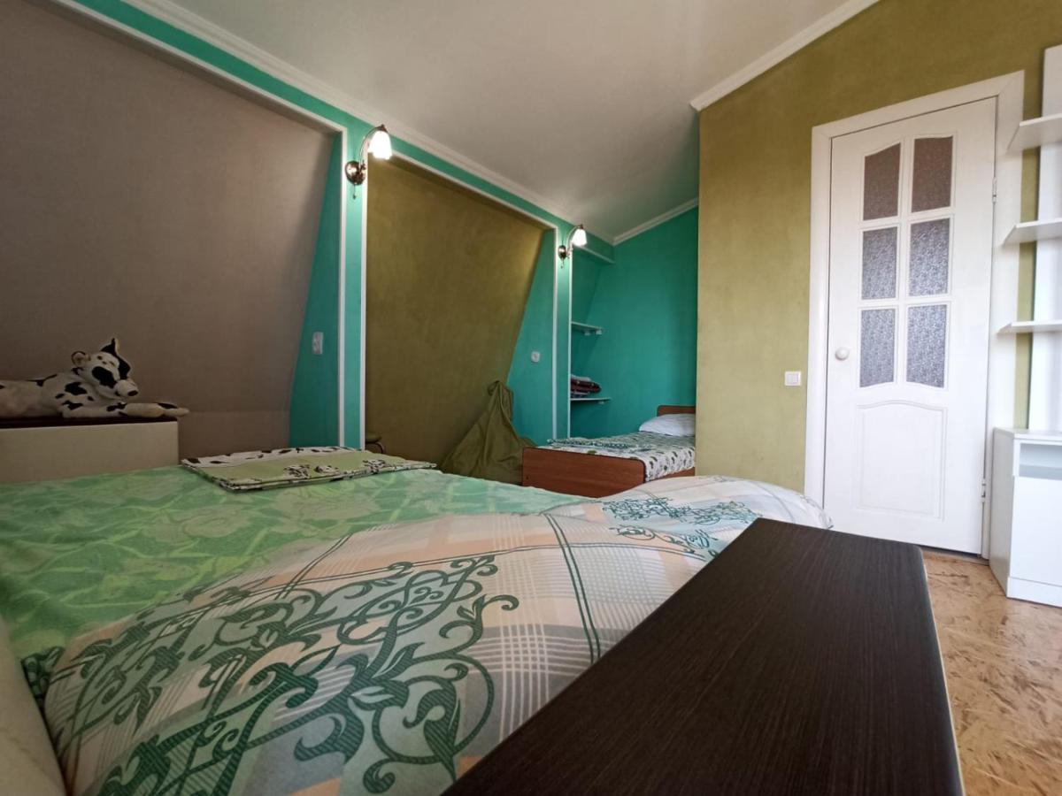 Guest House Anna Сухумі Екстер'єр фото